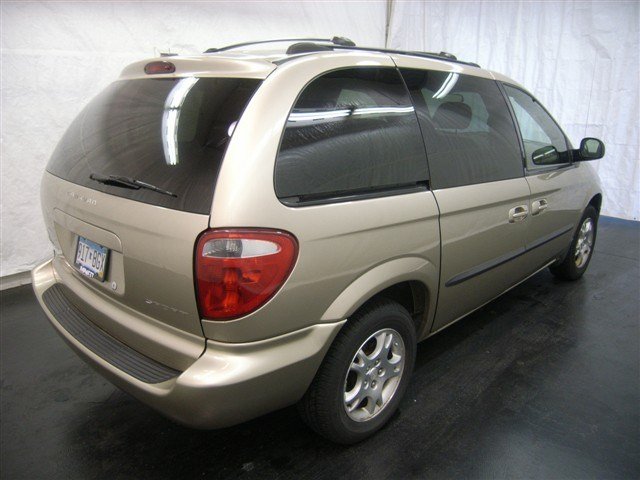 Dodge Caravan 2003 photo 2