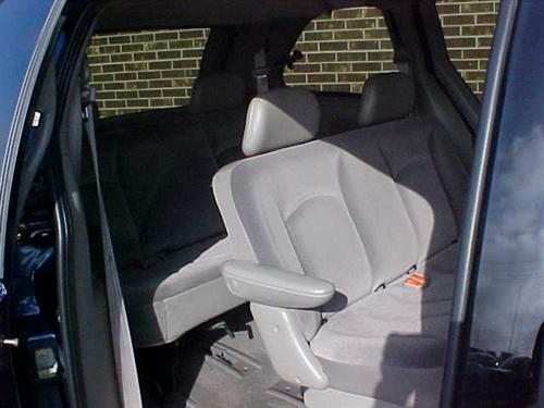 Dodge Caravan 2003 photo 3