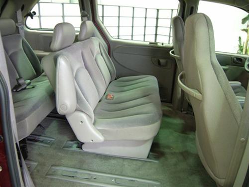 Dodge Caravan 2003 photo 2
