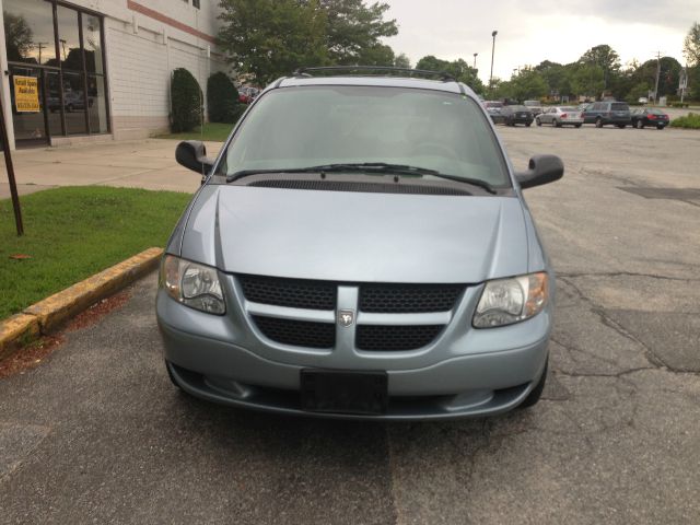 Dodge Caravan 2003 photo 2