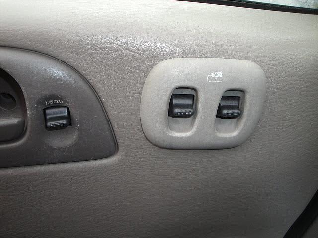 Dodge Caravan 2003 photo 3