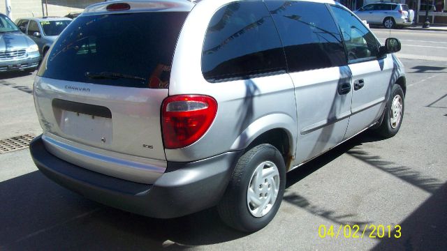 Dodge Caravan 2003 photo 2