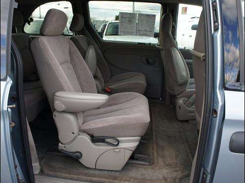 Dodge Caravan 2003 photo 1