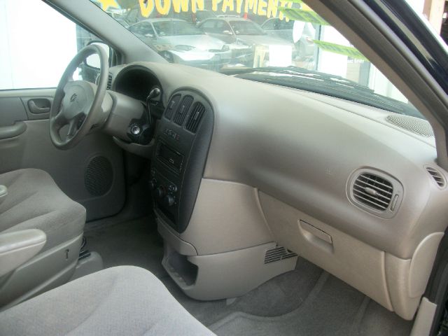 Dodge Caravan 2003 photo 5