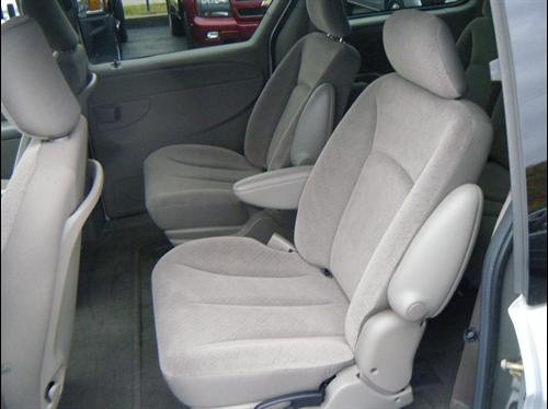 Dodge Caravan 2003 photo 3