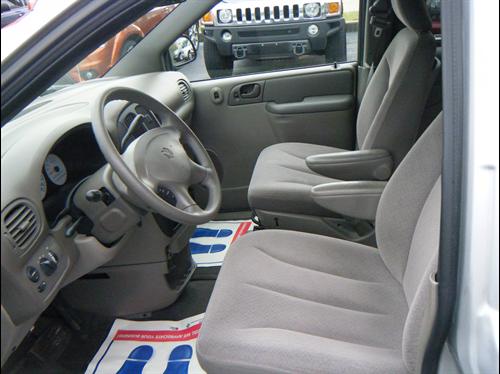Dodge Caravan 2003 photo 2