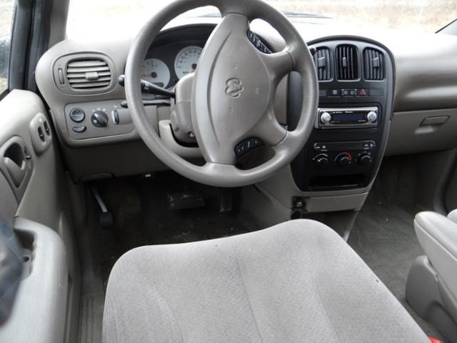 Dodge Caravan 2003 photo 4
