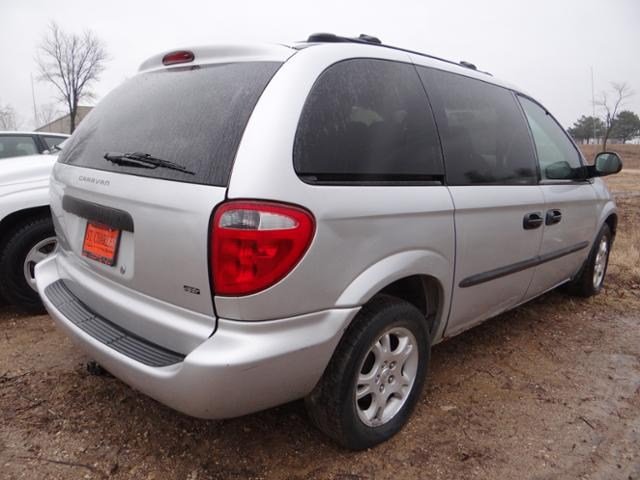 Dodge Caravan 2003 photo 2