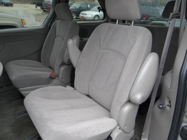 Dodge Caravan 2003 photo 3