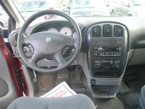 Dodge Caravan 2005 photo 2