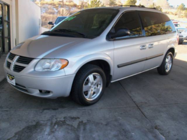 Dodge Caravan 2005 photo 2