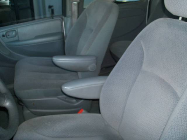 Dodge Caravan 2005 photo 3