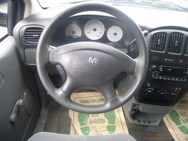 Dodge Caravan 2005 photo 3