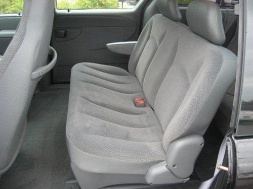 Dodge Caravan 2005 photo 2