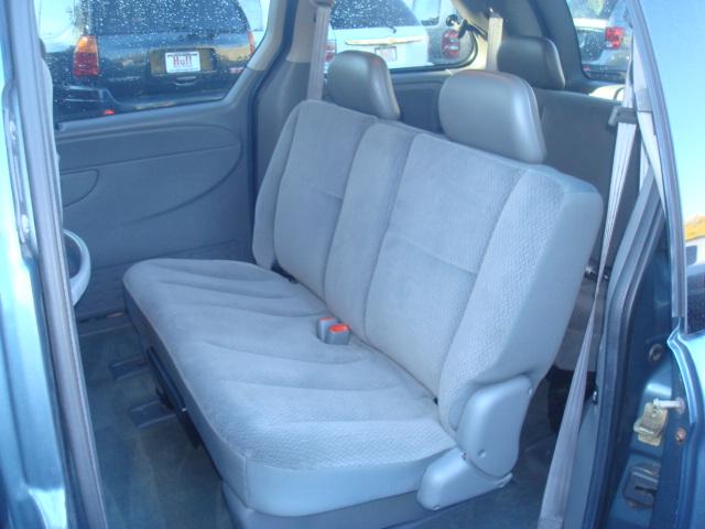 Dodge Caravan 2005 photo 2