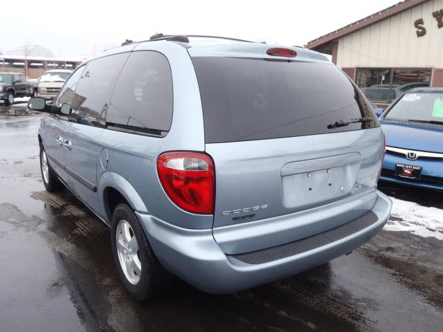 Dodge Caravan 2005 photo 3