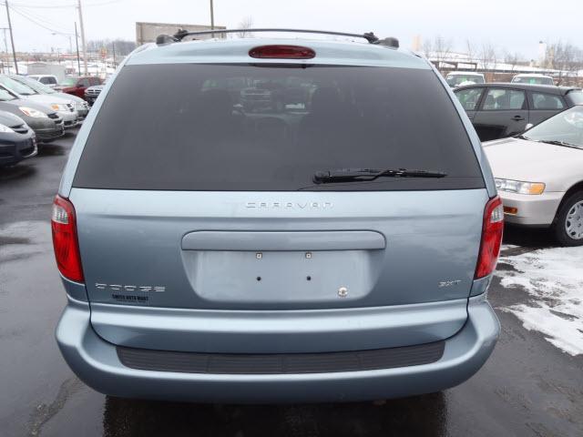 Dodge Caravan 2005 photo 4
