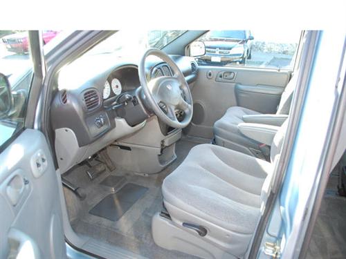 Dodge Caravan 2005 photo 2
