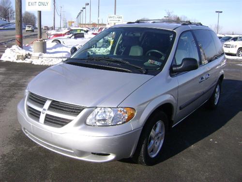 Dodge Caravan 2005 photo 2