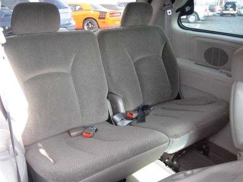 Dodge Caravan 2005 photo 2