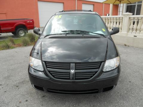 Dodge Caravan 2005 photo 3