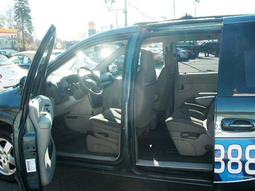 Dodge Caravan 2005 photo 1