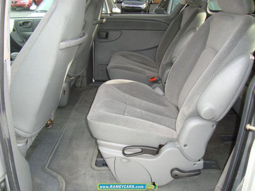 Dodge Caravan 2005 photo 1
