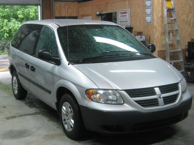 Dodge Caravan 2005 photo 2