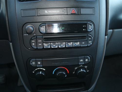 Dodge Caravan 2005 photo 2