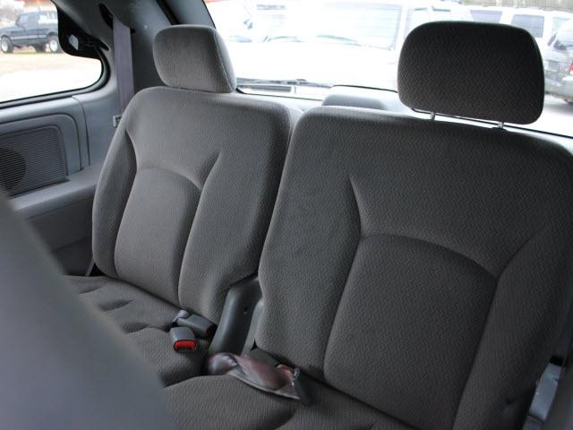 Dodge Caravan 2005 photo 2