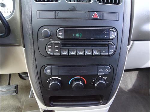 Dodge Caravan 2005 photo 3