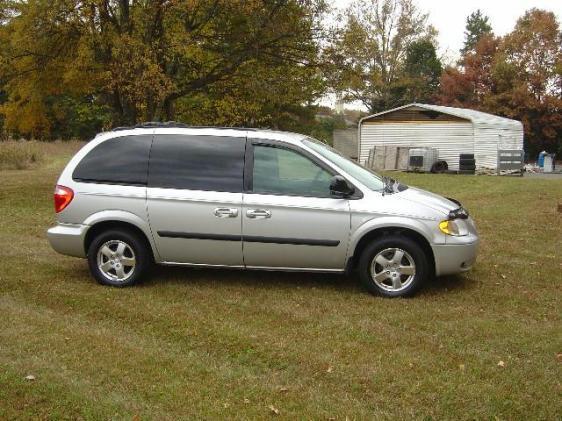 Dodge Caravan 2005 photo 3