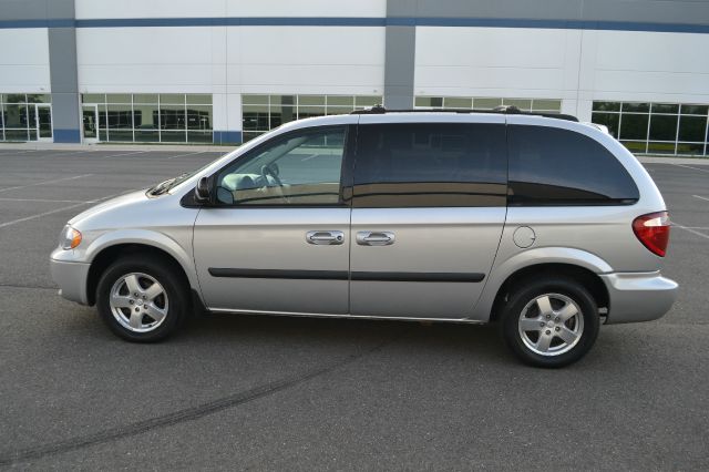 Dodge Caravan 2005 photo 1