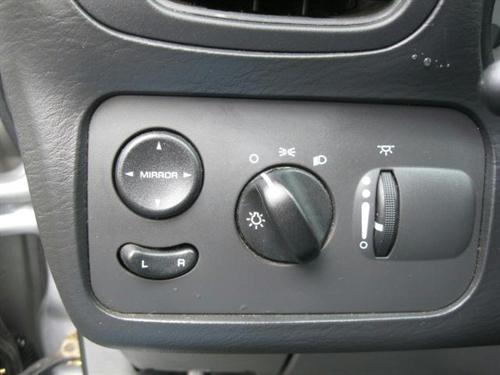 Dodge Caravan 2005 photo 2
