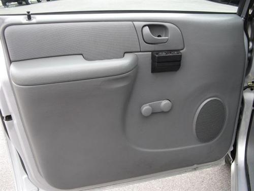 Dodge Caravan 2005 photo 4