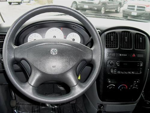 Dodge Caravan 2005 photo 3