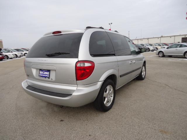 Dodge Caravan 2005 photo 3