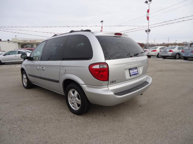 Dodge Caravan 2005 photo 2