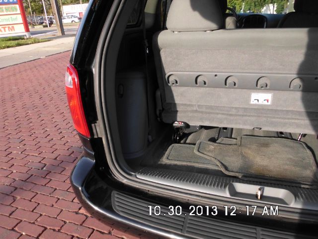 Dodge Caravan 2005 photo 2