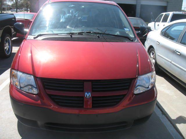 Dodge Caravan 2005 photo 2