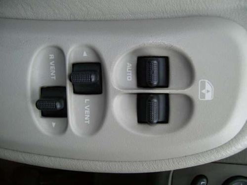 Dodge Caravan 2005 photo 2