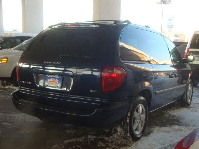 Dodge Caravan 2005 photo 2