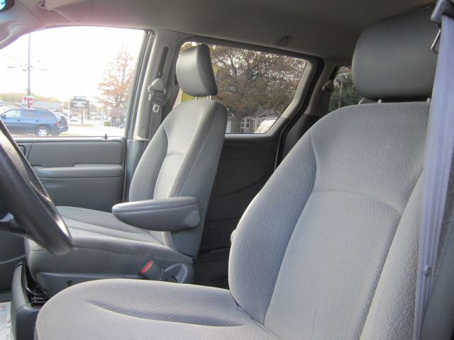 Dodge Caravan 2005 photo 4