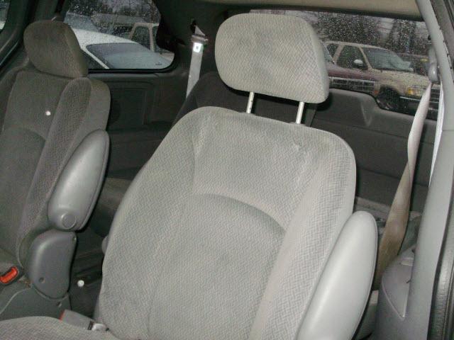 Dodge Caravan 2005 photo 2