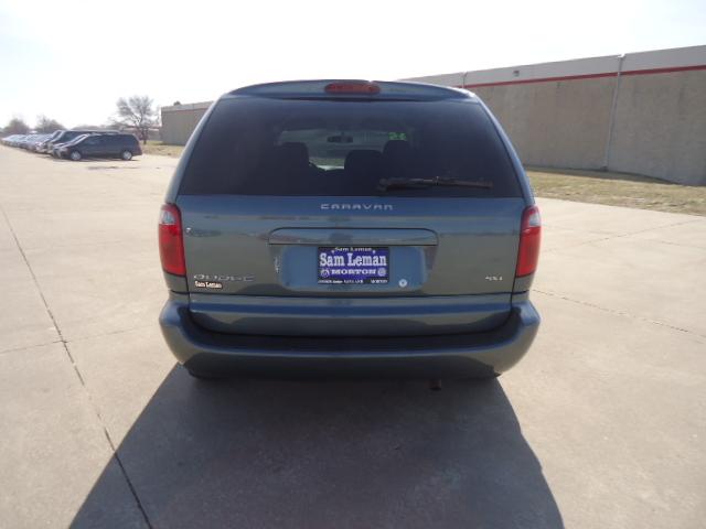 Dodge Caravan 2005 photo 2