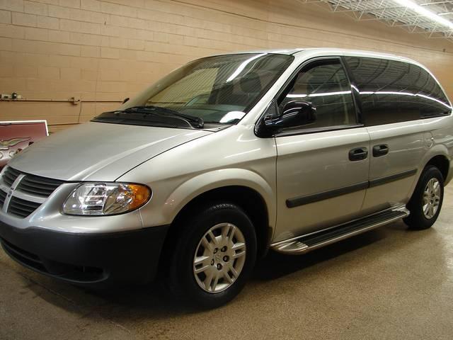 Dodge Caravan 2005 photo 3