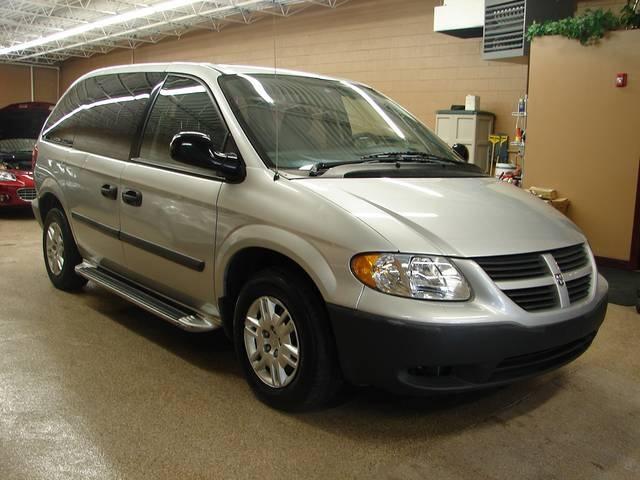 Dodge Caravan 2005 photo 2