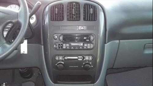 Dodge Caravan 2005 photo 2