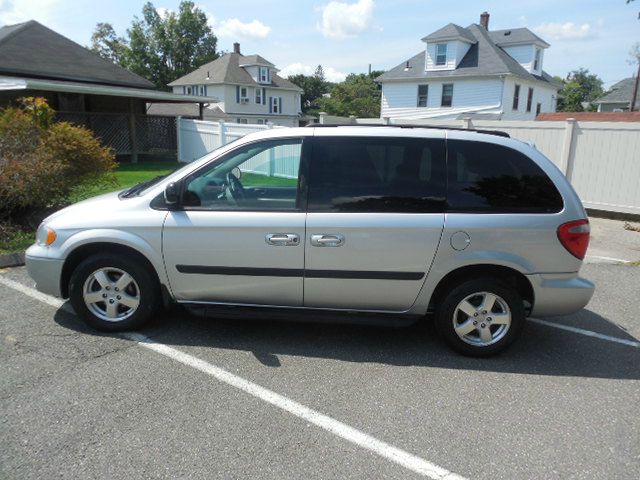Dodge Caravan 2005 photo 2