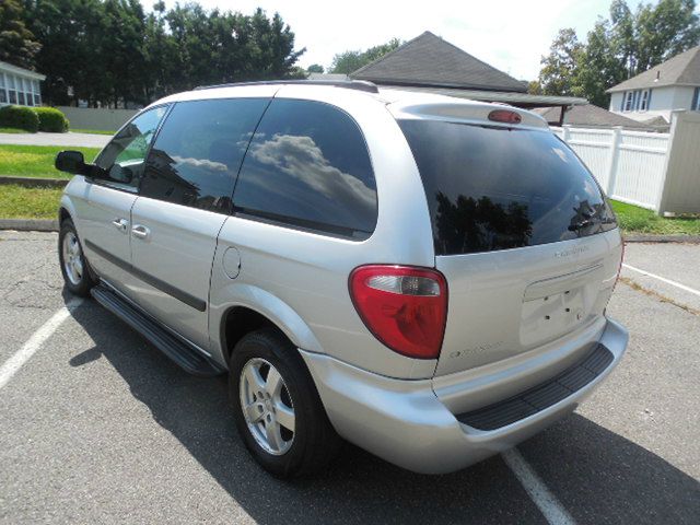 Dodge Caravan 2005 photo 3